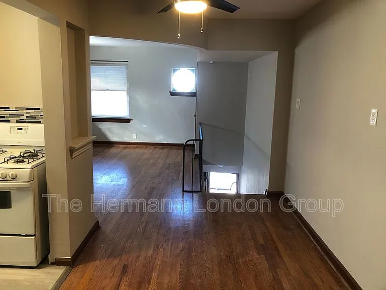 4614-4616 Jamieson Ave #4616 — Photo 13