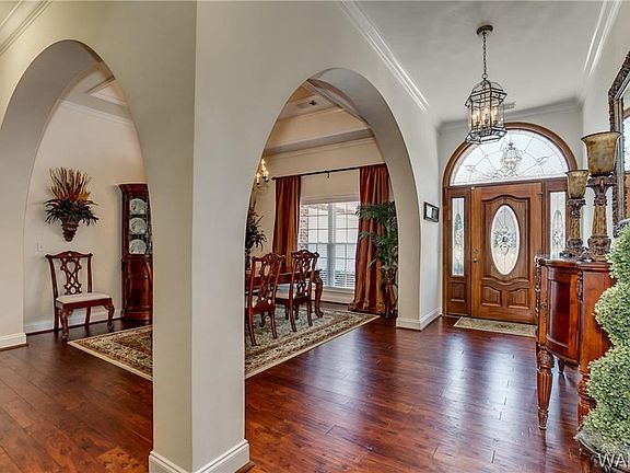4th image of 7110 Cypress Dr