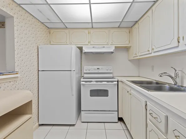 270 Farnham L #270, Deerfield Beach, FL 33442