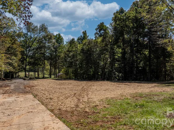 1190 Hinsdale Ave #33, Mount Ulla, NC 28125
