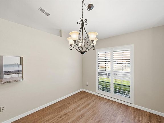 5th image of 2065 Grove Ln
