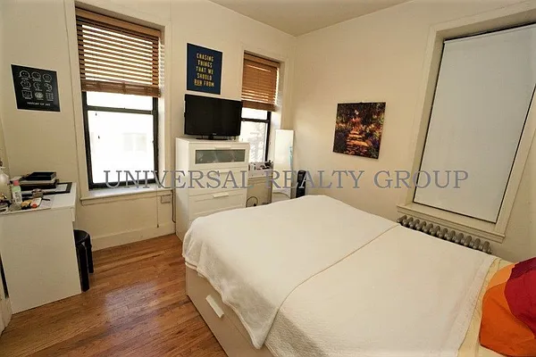 Rented by Universal Realty Group | media 19