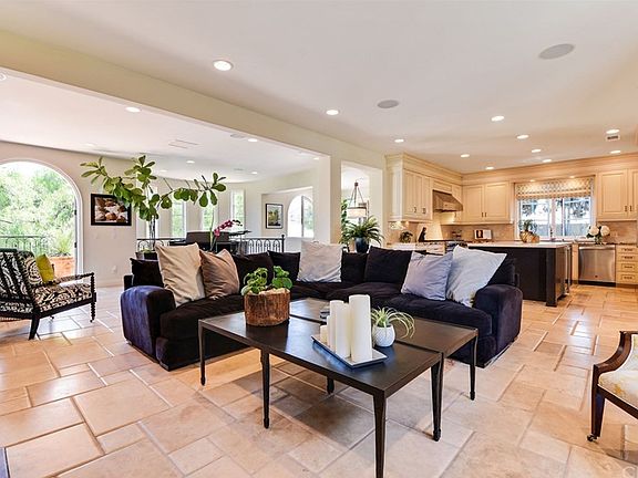 5th image of 2215 Waterfront Dr