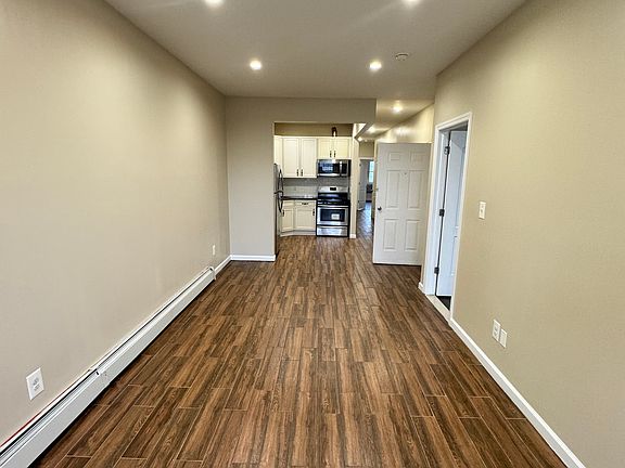 4th image of 9122 175th St Floor 2
