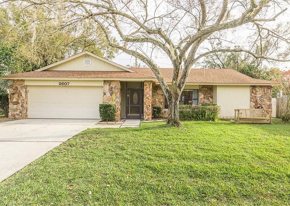 1st image of 2607 Bridle Dr