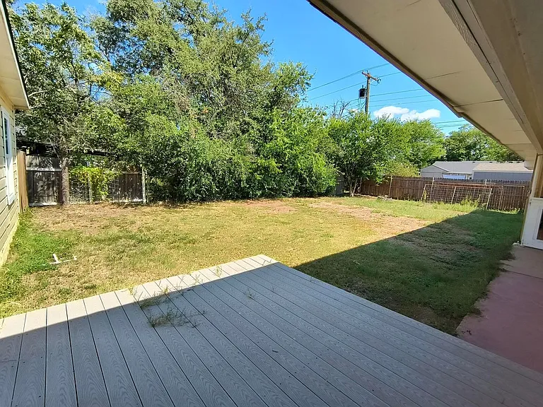 2317 Live Oak St — Photo 12