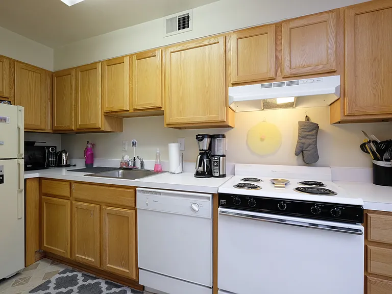 4450 Macarthur Blvd NW #7B — Photo 6