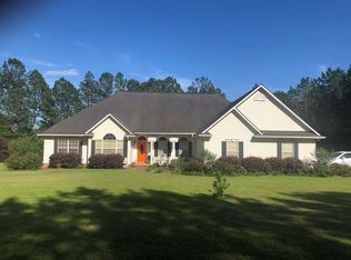 59 Quail Cir, Hazlehurst, GA 31539