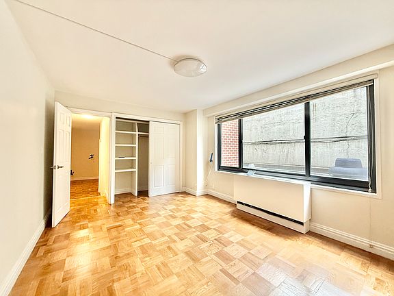 2nd image of 330 W 45th St #Lbb