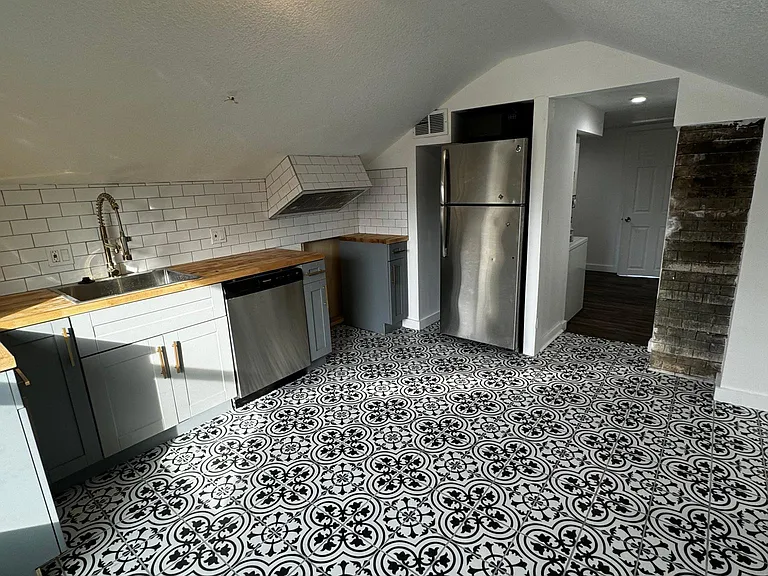 682 13th Ave NW #3 — Photo 10