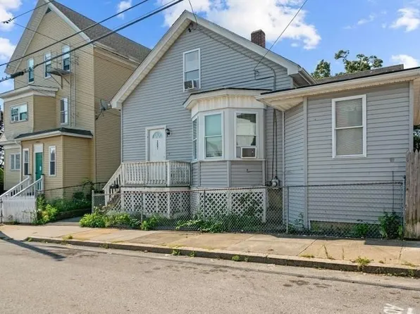 207 Buffinton St, Fall River, MA 02721