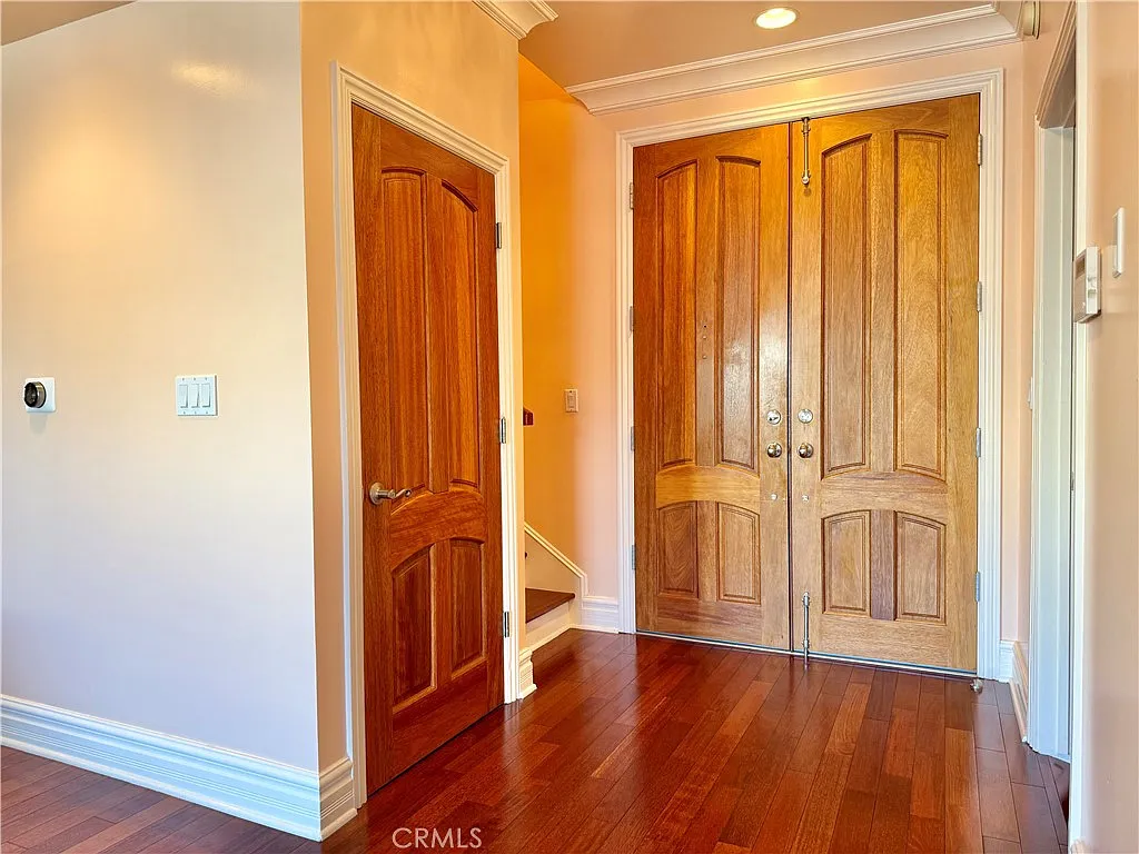 3 bed, 1855 sqft, $5,395 — Photo 3