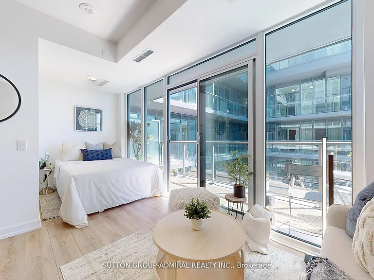 500 Dupont St #502 — Photo 10