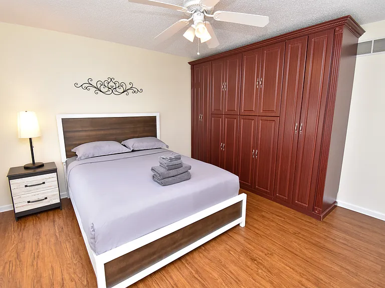 2570 Country Club Dr — Photo 42