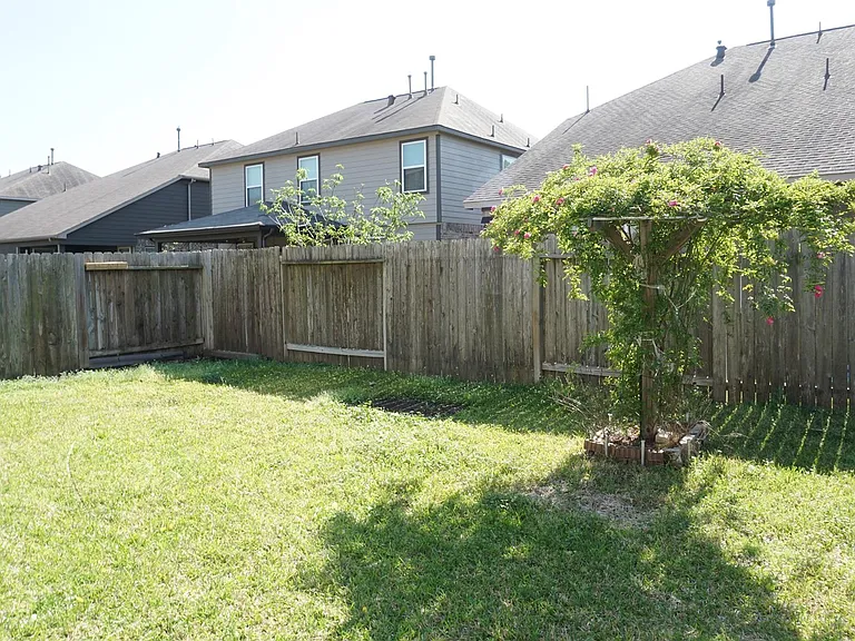 10615 Chestnut St — Photo 5