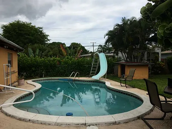 524 Westward Dr, Miami Springs, FL 33166