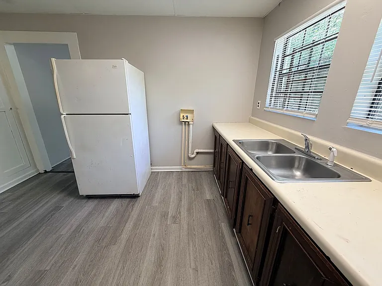 1005 N Oak St #B — Photo 10
