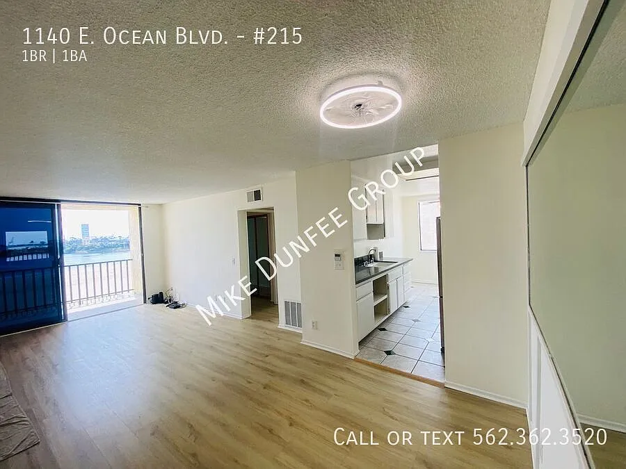 One Bedroom Corner Condo Located in Alamitos Beach With Ocean Views — Photo 3