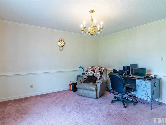 4th image of 108 Farrington Pl
