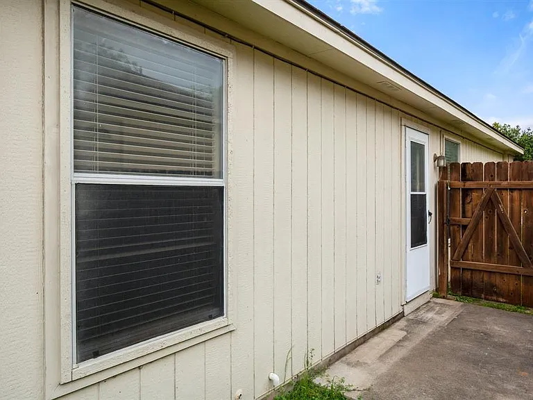 1225 Orchard Park Cir — Photo 23