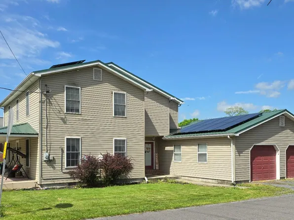57 David St, East Waterford, PA 17021