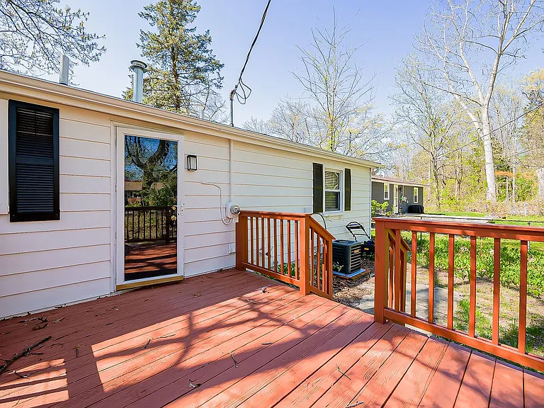 9650 Cooley Lake Rd — Photo 24