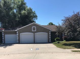 108 Sunset Cir, Underwood, IA 51576