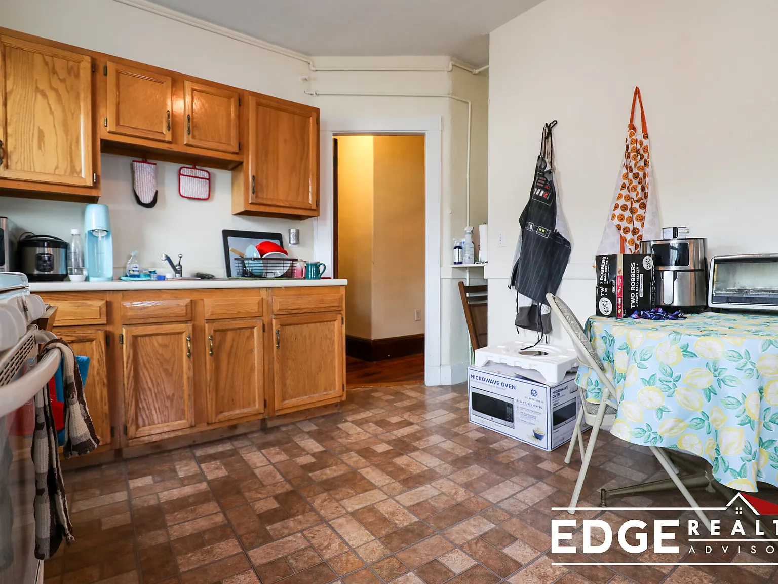 3 bed, 1.0 bath, $3,000 — Photo 1