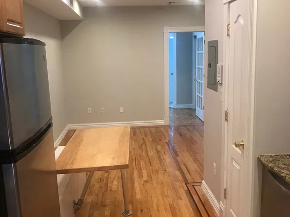 815 Willow Avenue image 14 of 15