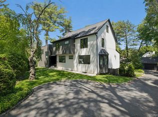 112 Huntington Rd, Port Washington, NY 11050