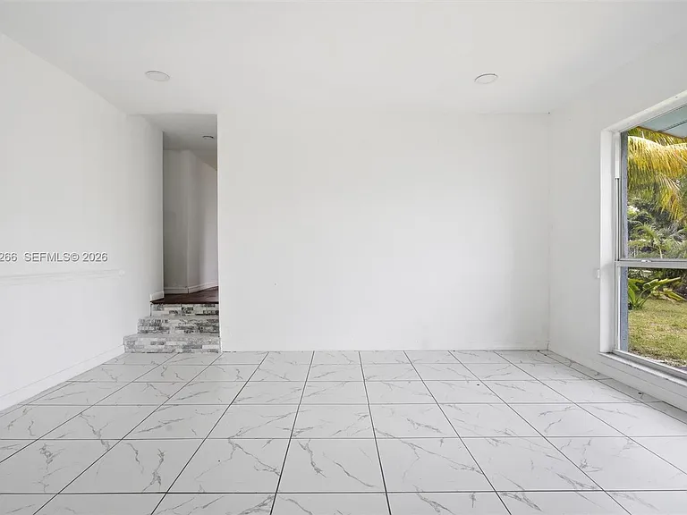 2280 SW 43rd Ave — Photo 6