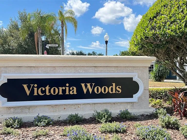 2353 Victoria Dr — Photo 4