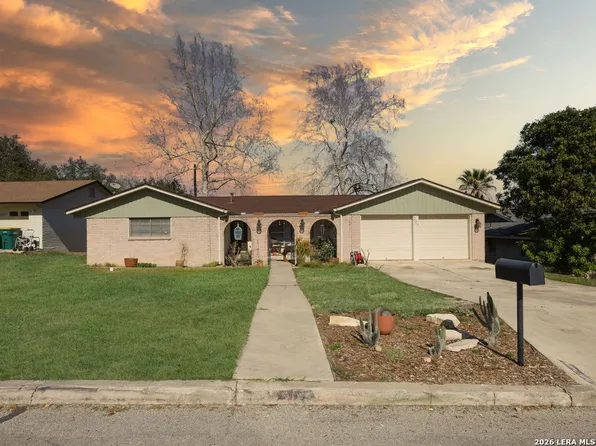 207 Greycliff, Live Oak, TX 78233