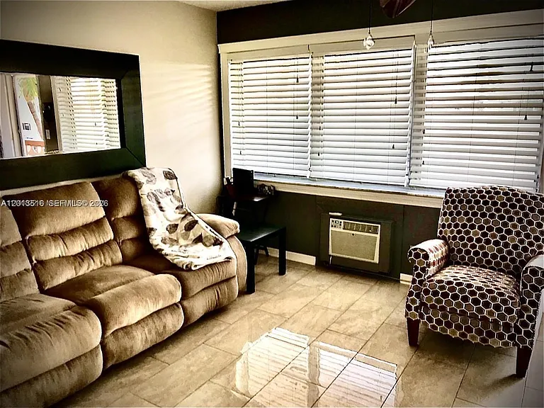 900 SW 11th Ave #17C — Photo 10