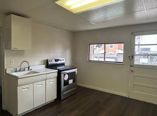 425 Agatha St FLOOR 1, Pitcairn, PA