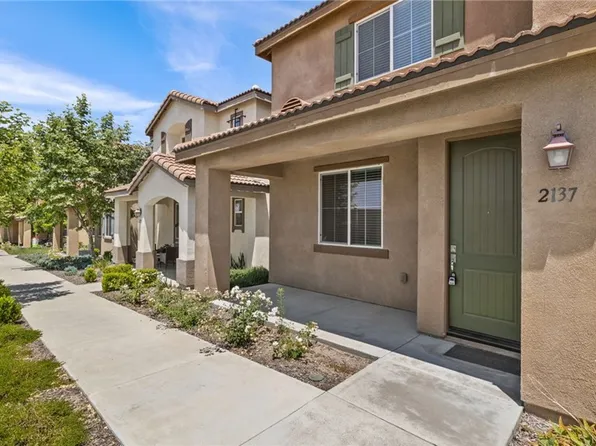 2137 Lavender Ln, Colton, CA 92324