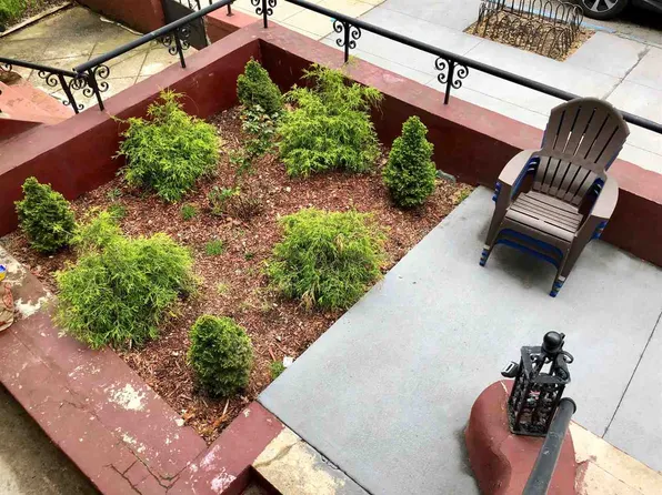 149 Grand Street image 11 of 12