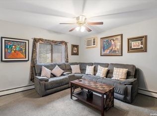 49 Flamingo Rd, Levittown, NY 11756