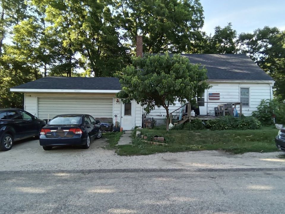 1st image of 146 W 2nd St