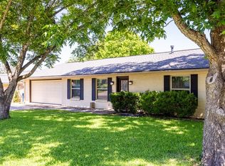 705 Overhill Dr, Kerrville, TX 78028