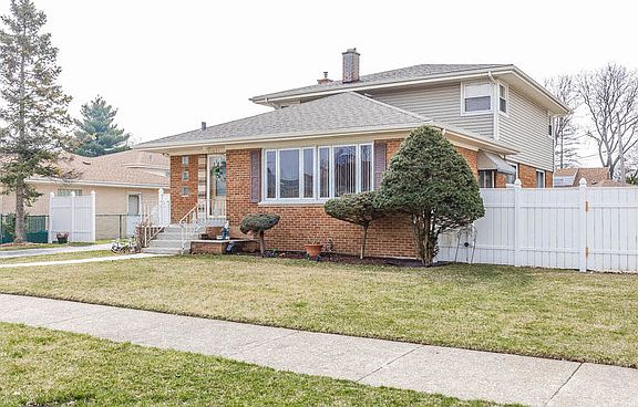3rd image of 10651 Windsor Dr