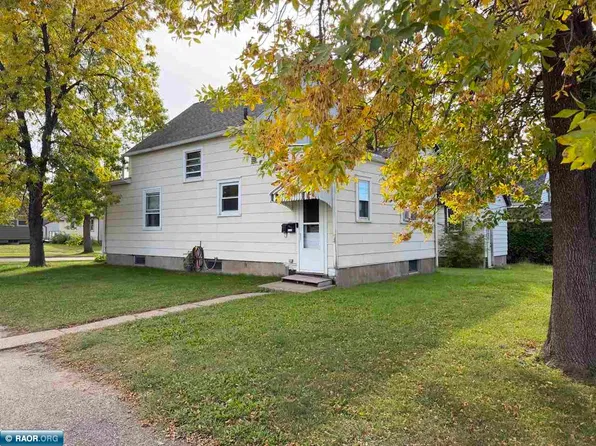 801 & 803 16th St N, Virginia, MN 55792