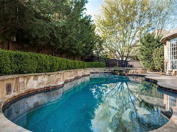 2nd image of 8113 Ravencliff Cir
