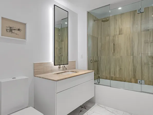 429 Kent Avenue image 11 of 18