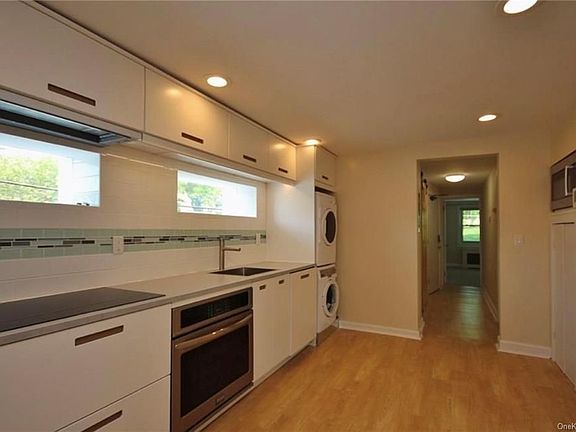 2nd image of 157 N Washington St APT 2