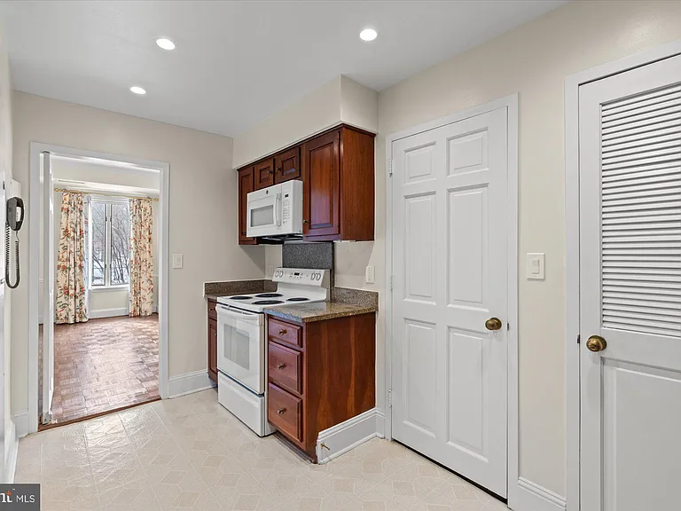 8101 Connecticut Ave #S410 — Photo 15