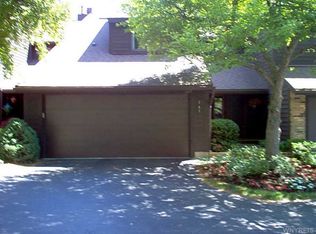 165 Breezewood Cmn, East Amherst, NY 14051