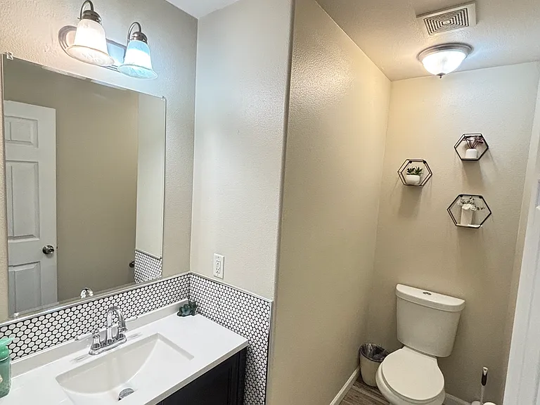 4209 SW 3rd St — Photo 11