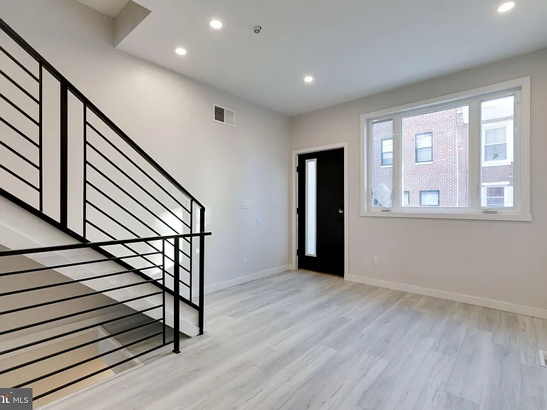 614 Hoffman St — Photo 4