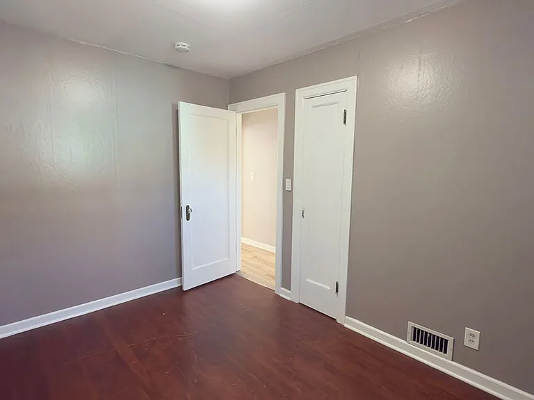 627 W Marine Dr — Photo 16